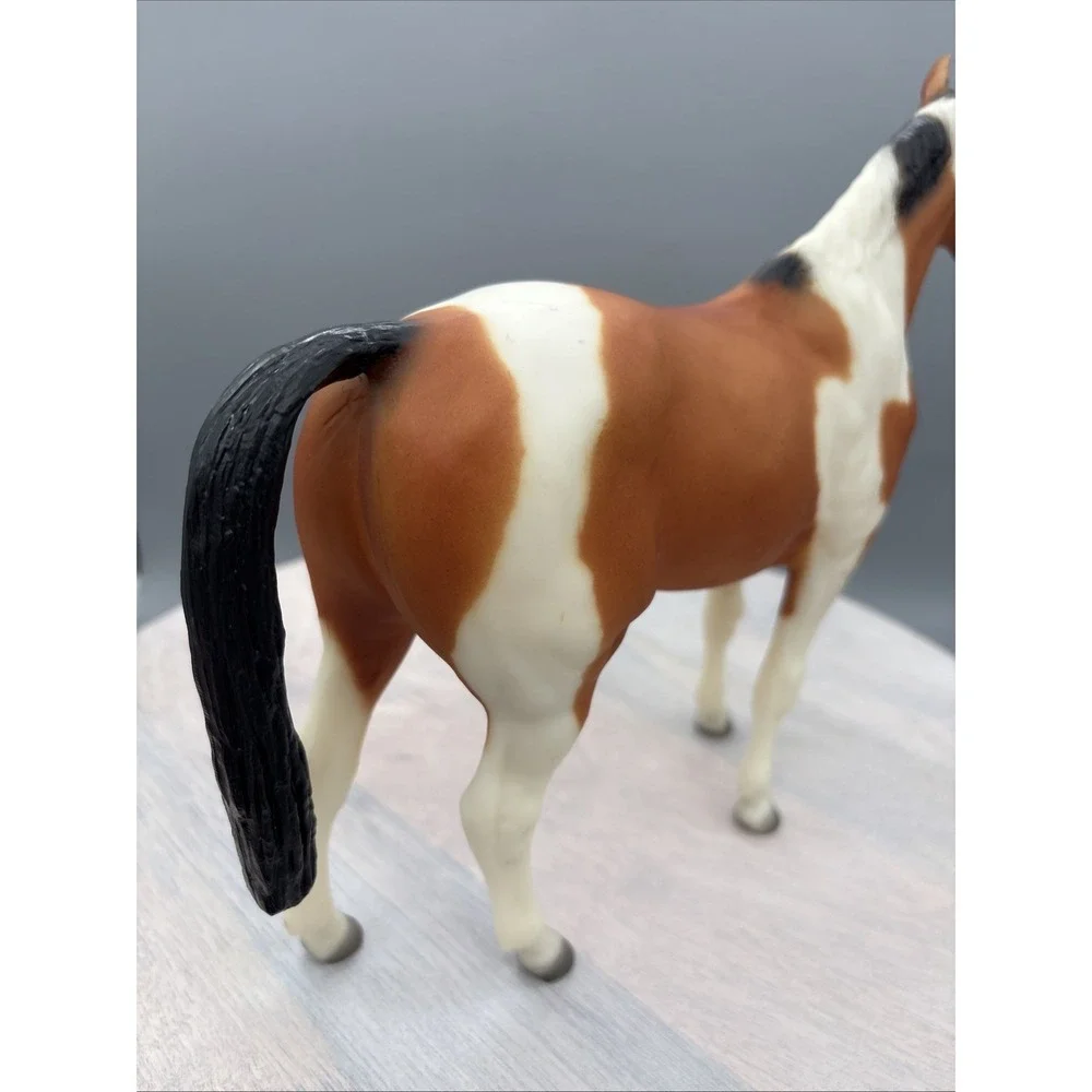 Breyer Kaleidoscope Collectors Edition Chestnut Paint Tour Model 702395 Horse